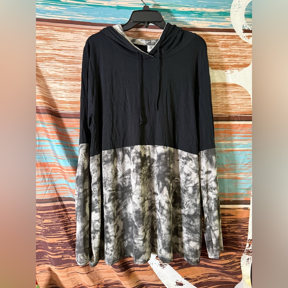 Sew In Love Black and Gray Tie-Dye Top